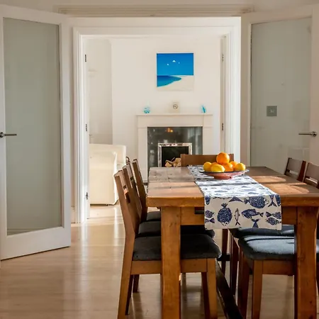 Holiday home Ocean View, 5 Bedrooms Sleeps 10, Stunning Views, Parking X4