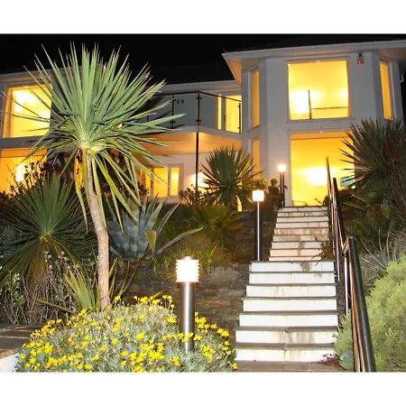 Ocean View, 5 Bedrooms Sleeps 10, Stunning Views, Parking X4